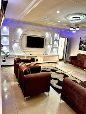 Luxurious and Spacious Apartment in Wuye